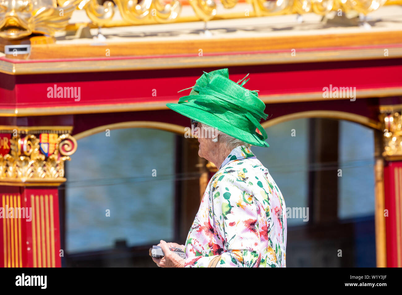 Henley on Thames, Großbritannien. 04. Juli, 2019. Hüte wurden in Kraft am Henley Royal Regatta mit einem Tag des Sonnenscheins. Quelle: Allan Staley/Alamy leben Nachrichten Stockfoto