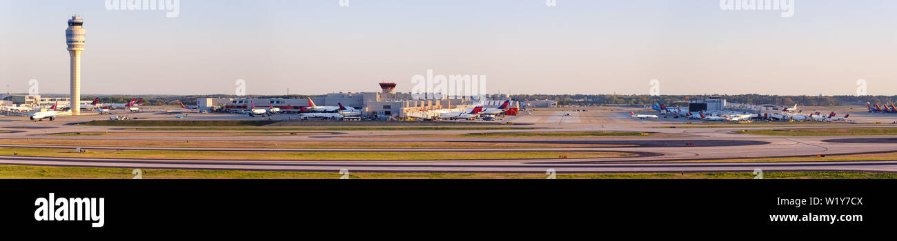 Atlanta, Georgia - April 2, 2019: Überblick über Flughafen Atlanta (ATL) in den Vereinigten Staaten. Stockfoto