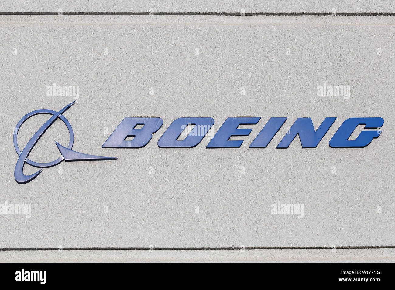 Los Angeles, Kalifornien - 12. April 2019: Boeing Logo Zeichen auf einem Gebäude am Los Angeles Airport (LAX) in den Vereinigten Staaten. Stockfoto