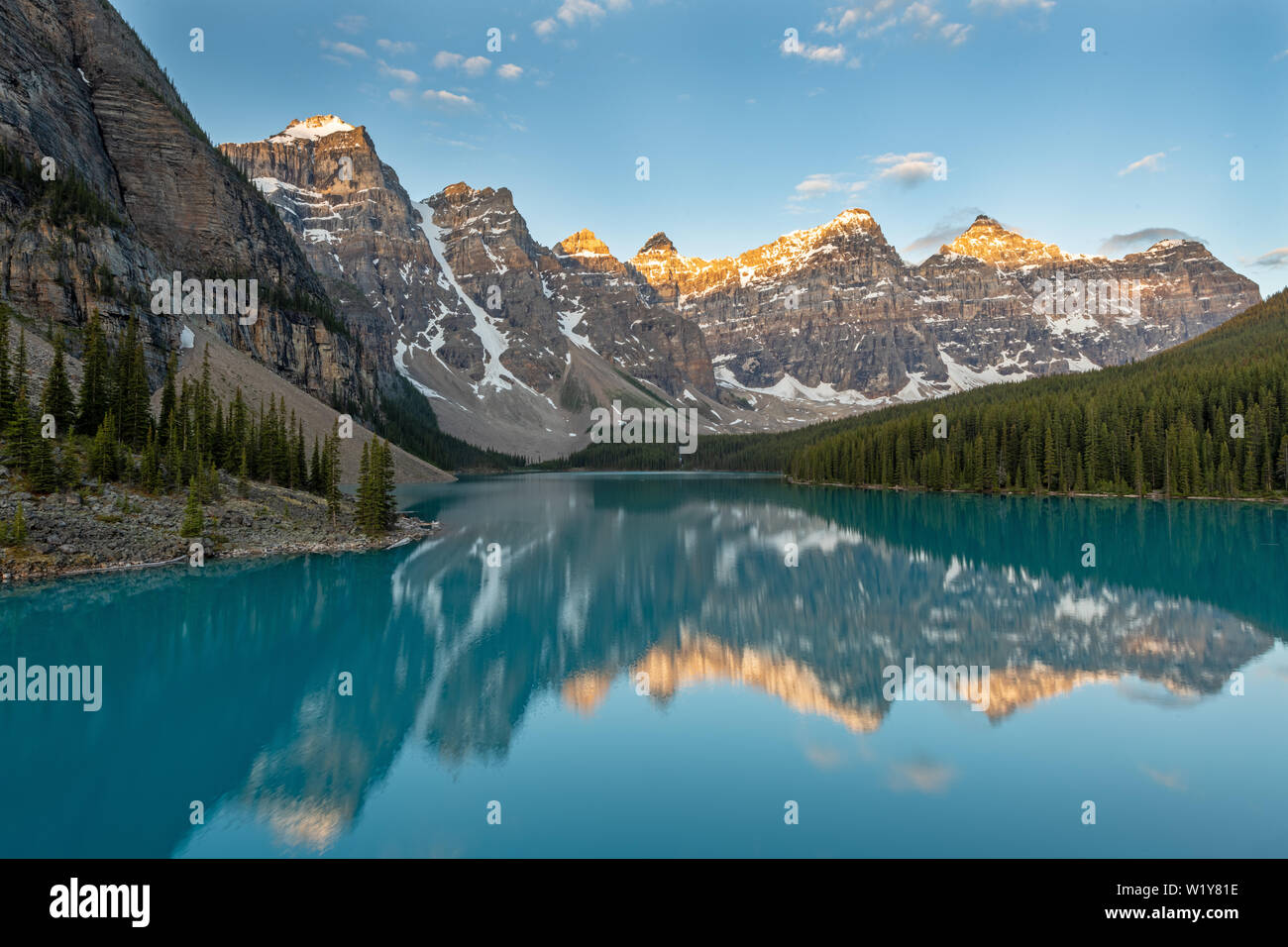 Früh morgens Am Moraine Lake, Banff National Park, Kanada Stockfoto