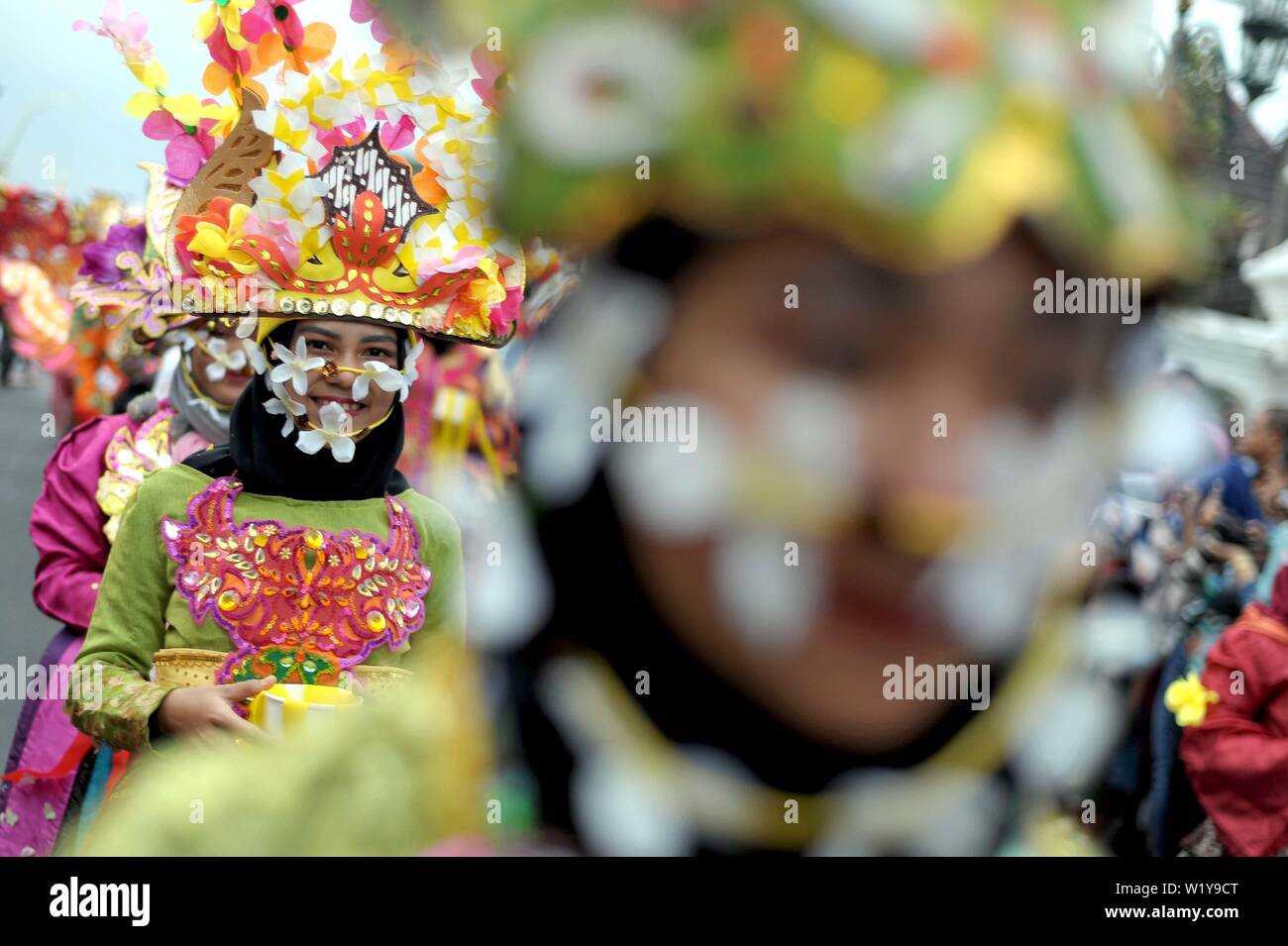 Yogyakarta, Indonesien. 4. Juli 2019. Künstler beteiligen sich an der Yogyakarta Kultur Festival in Jakarta, Indonesien, Juli 4, 2019. Credit: Supriyanto/Xinhua/Alamy leben Nachrichten Stockfoto