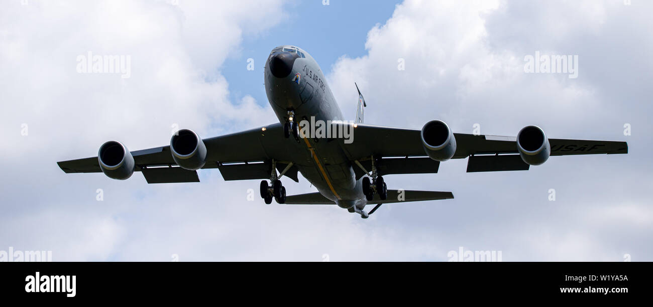 Boeing KC-130 Stratotanker R Landung am RAF Mildenhall. Stockfoto