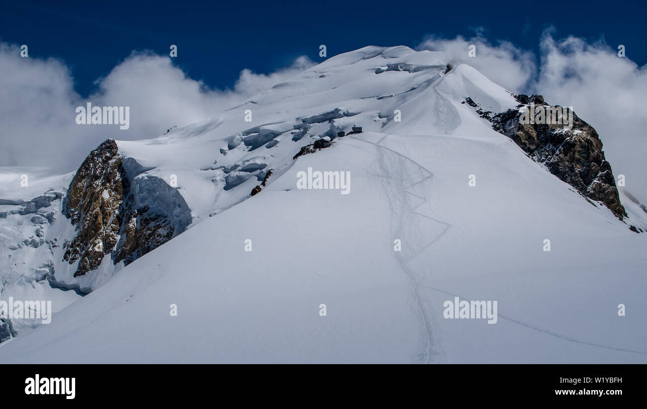 Tolle Aussicht auf den höchsten Berg in Westeuropa. Mont Blanc (Französisch) oder Monte Bianco (Italienisch), Frankreich und Italien. Stockfoto