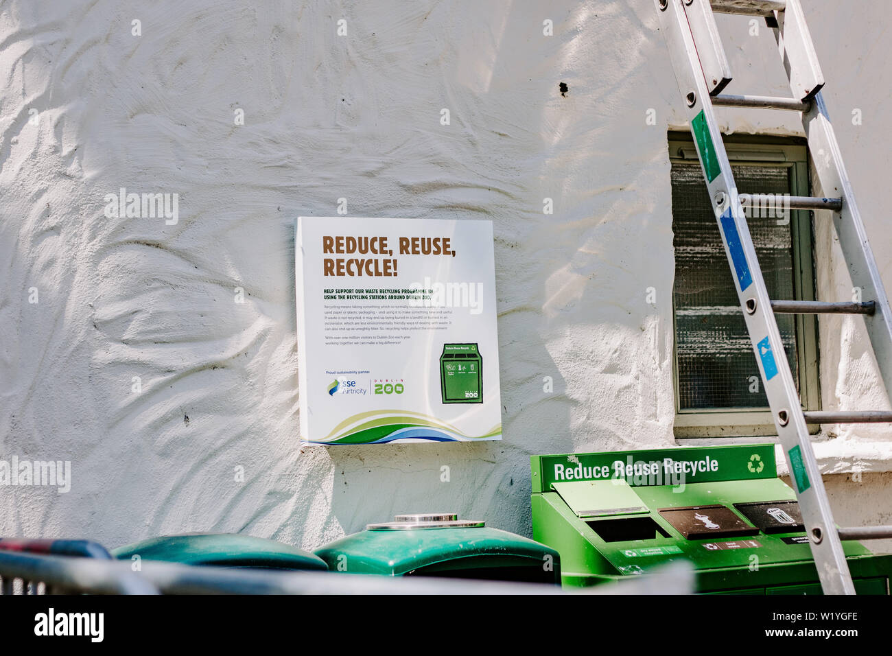 Verringern, Wiederverwenden, Papierkörbe, Recycling Konzept, grüne Fächer, Klimawandel, Umwelt, Co2-Bilanz, wodurch die Papierkörbe, Fächer Stockfoto