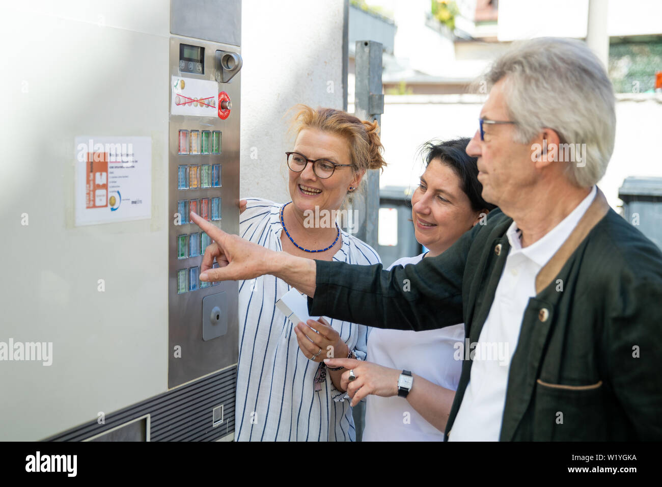 Nurnberg Deutschland 04 Juli 19 Cornelia Gilch Geschaftsfuhrer Der Jugend Und Droge Helfen Verein Mudra L R