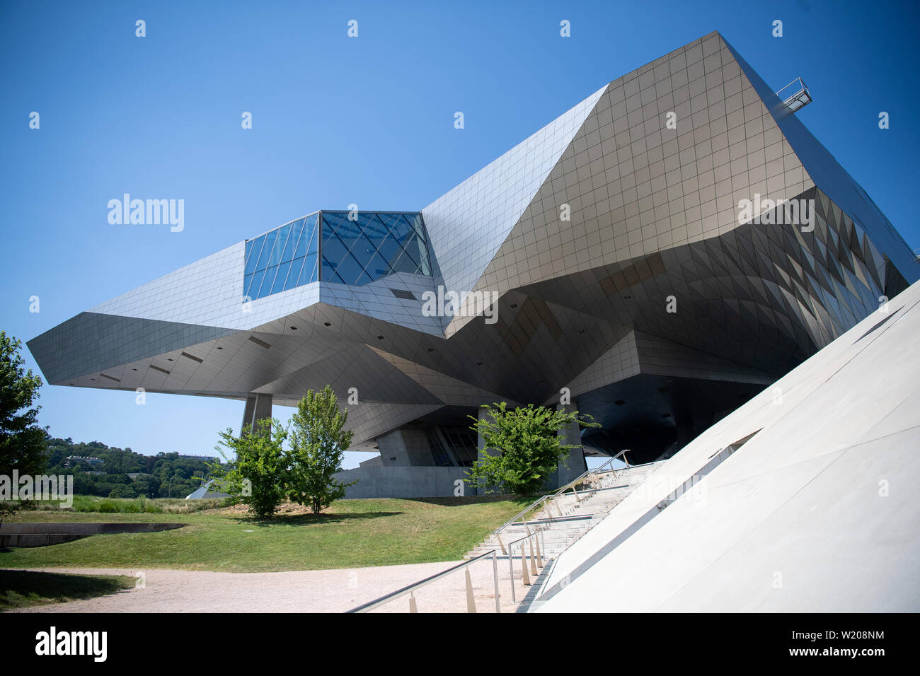 04 Juli 2019, Frankreich (Frankreich), Lyon: Außenansicht des Museums 'Musée des Confluences". Foto: Sebastian Gollnow/dpa Stockfoto