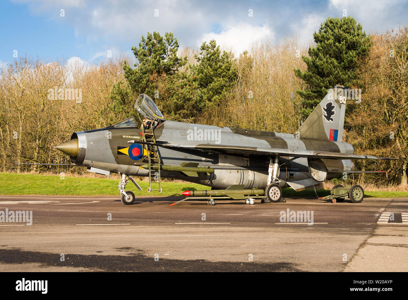 Ein English Electric Lightning Kalten Krieg fighter Jet der Royal Air Force am Bruntingthorpe Flugplatz und Testgelände. Stockfoto