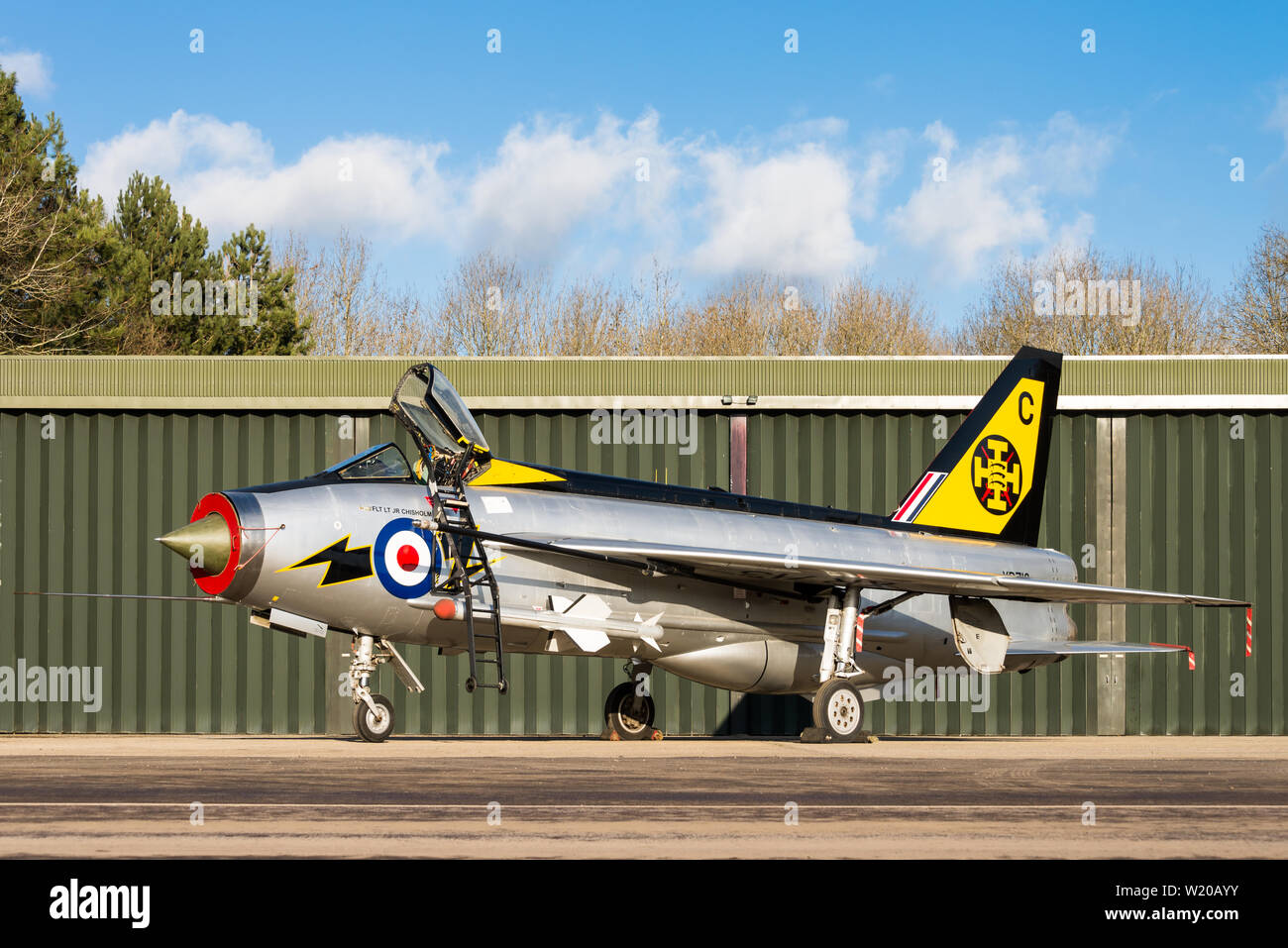 Ein English Electric Lightning Kalten Krieg fighter Jet der Royal Air Force am Bruntingthorpe Flugplatz und Testgelände. Stockfoto