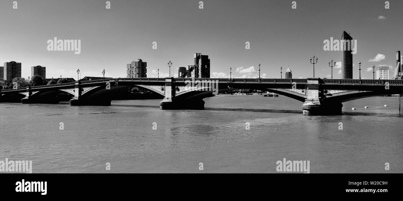 Putney Bridge ist eine Brücke über die Themse in London Stockfoto