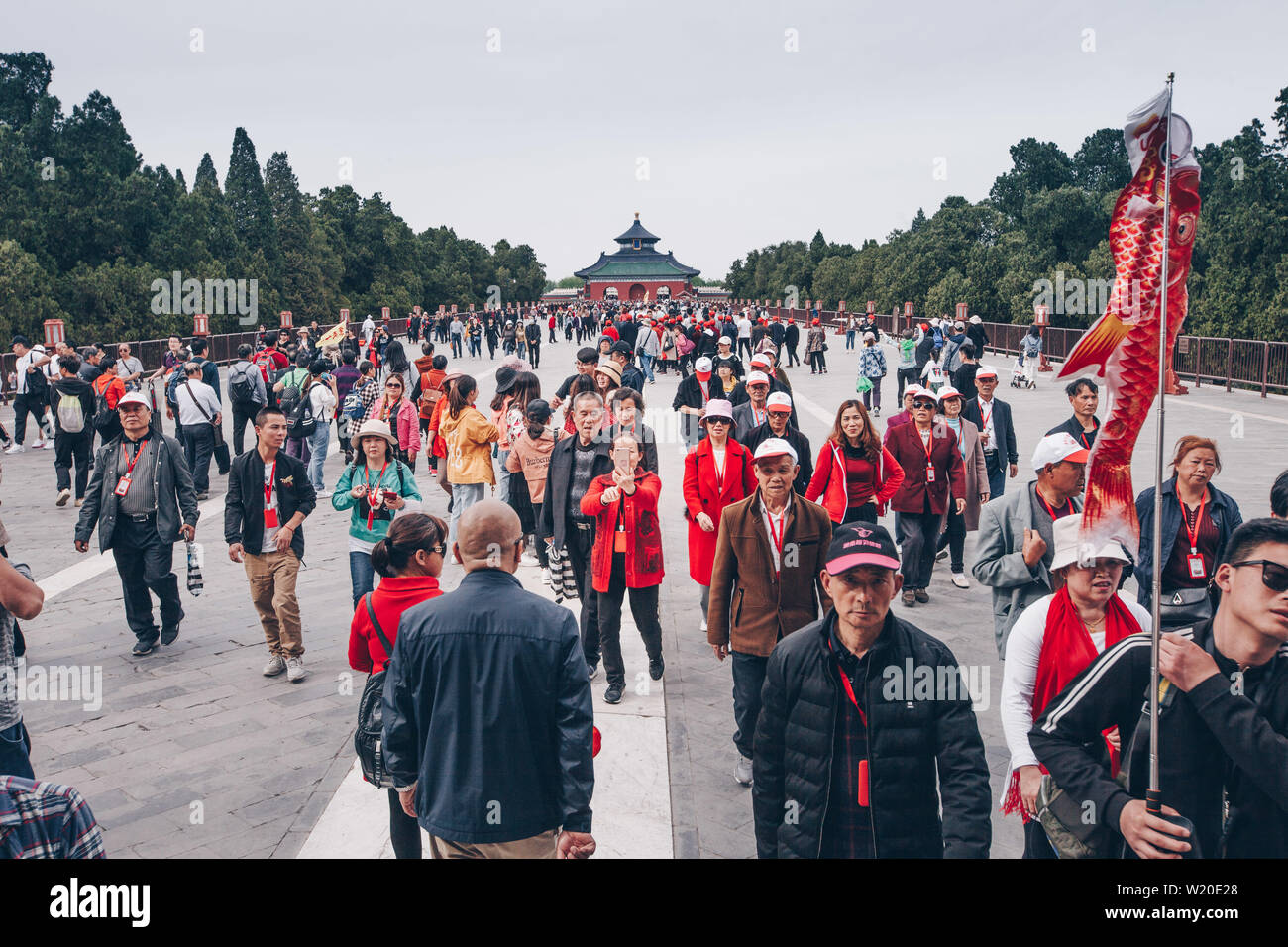 Touristen besuchen Tempel des Himmels Park in Peking Stockfoto