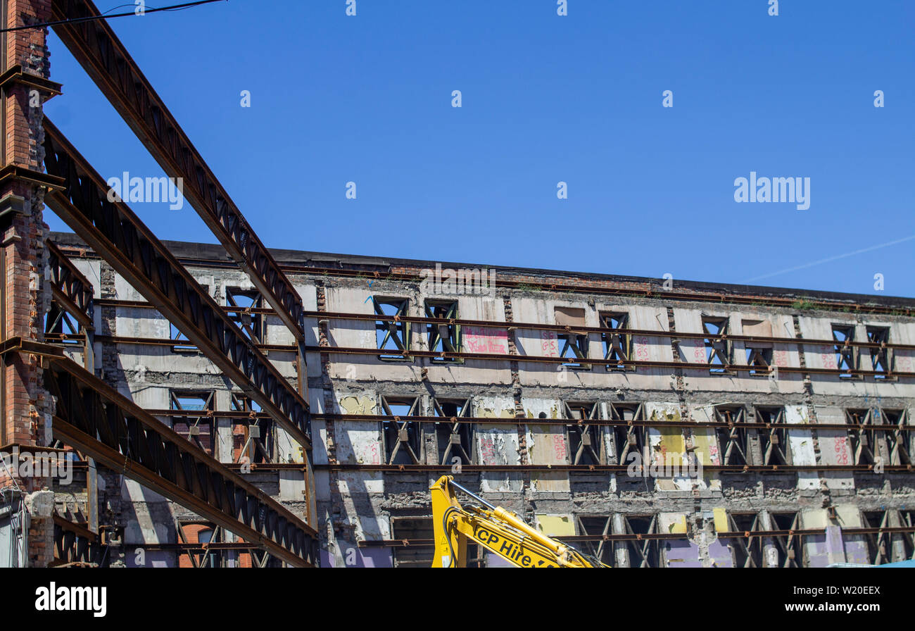 Die Fassade der alten Dockrell's Kaufhaus, die beibehalten wird, wie ein neues Hotel in Dublin, Irland aufgebaut ist Stockfoto