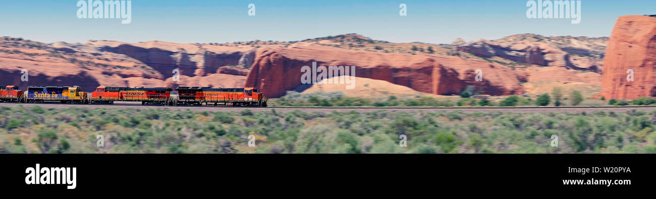 BNSF Railroad Zug in Richtung Osten bei Gallup New Mexico USA Stockfoto