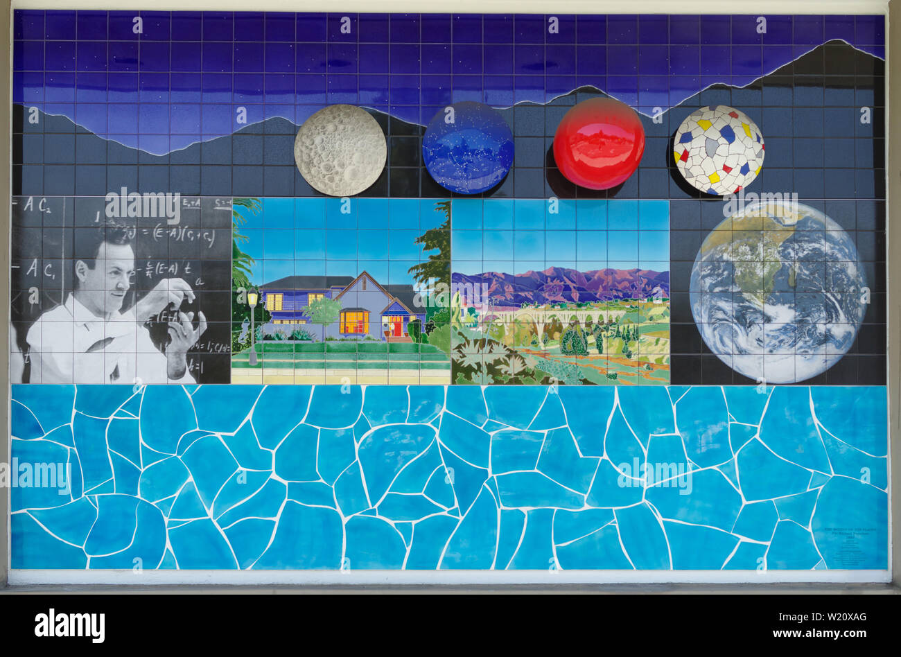 Eine öffentliche Wandgemälde zu Ehren von Richard Feynman erstellt und mit dem Titel: Die Bewegung der Planeten um die Sonne. Stockfoto