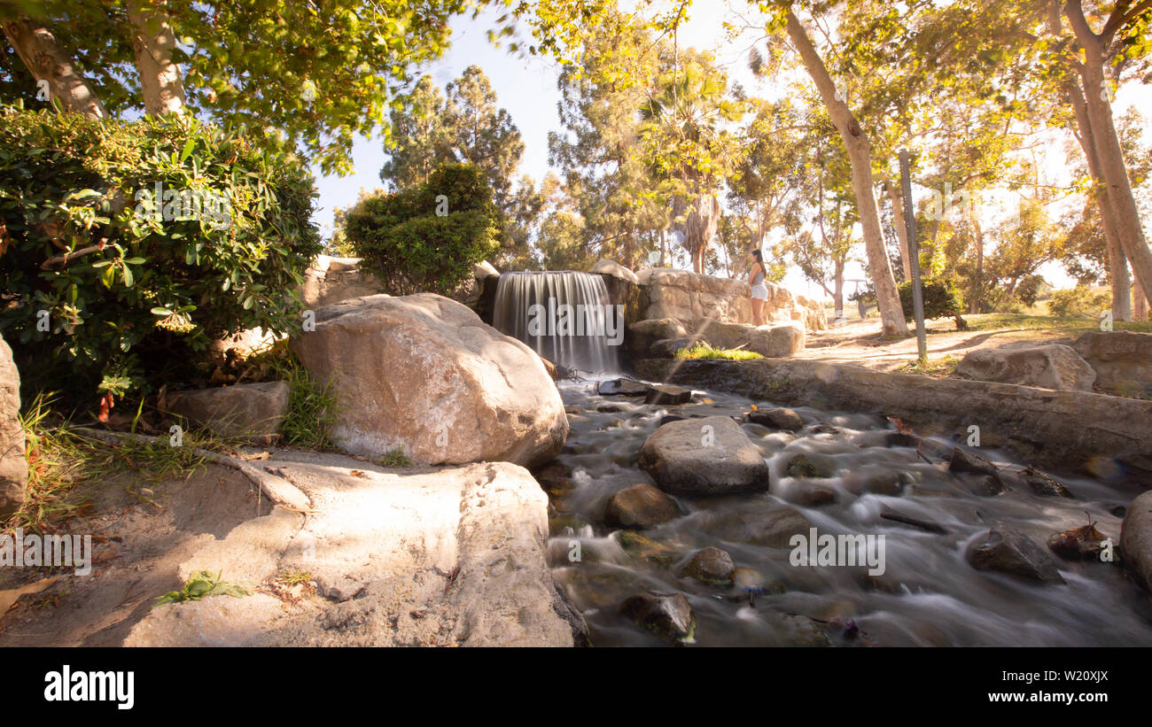 Schönen Sommer Blick in die Natur mit Wasser fallen in Los Angeles Stockfoto