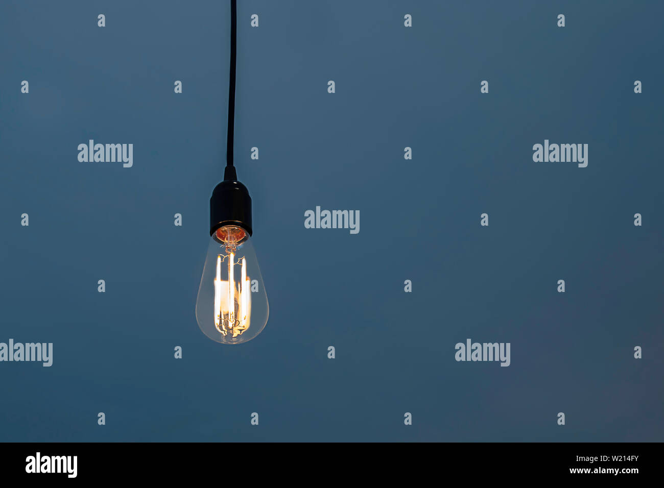 Runde Lampen für die Beleuchtung bei Nacht Stockfoto