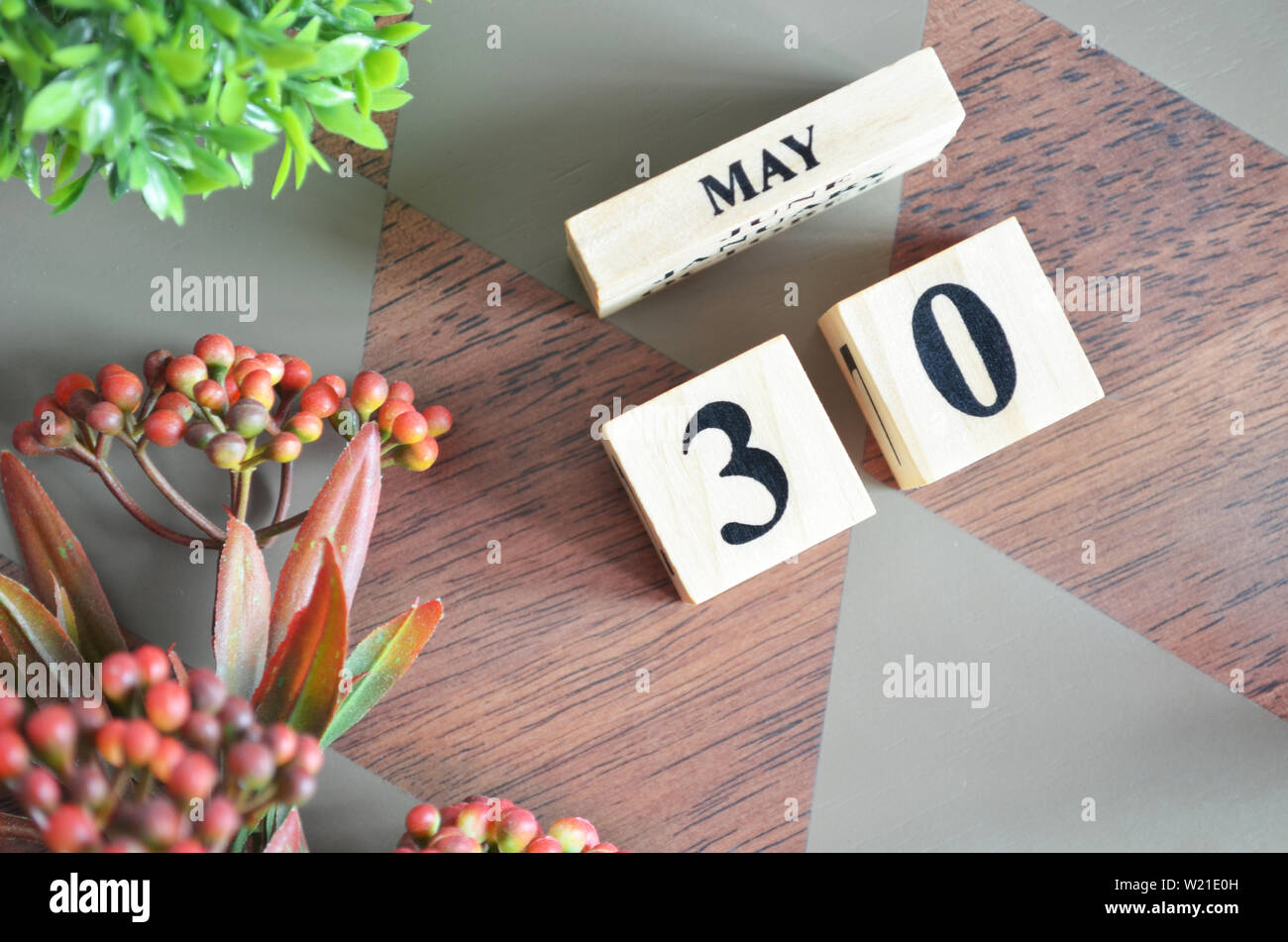 Datum der Monat Mai. Diamond Holz Tisch für den Hintergrund. Stockfoto