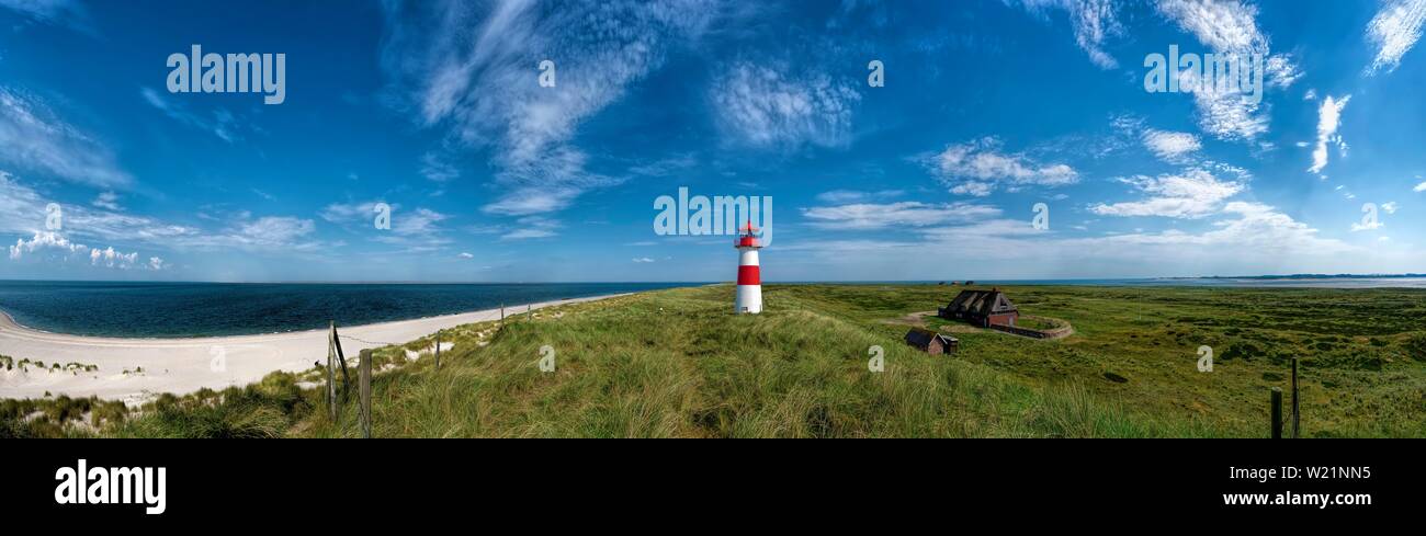 Strand Panorama am Winkelstück mit Leuchtturm, Sylt, Nordfriesische Inseln, Nordsee, Nordfriesland, Schleswig-Holstein, Deutschland Stockfoto