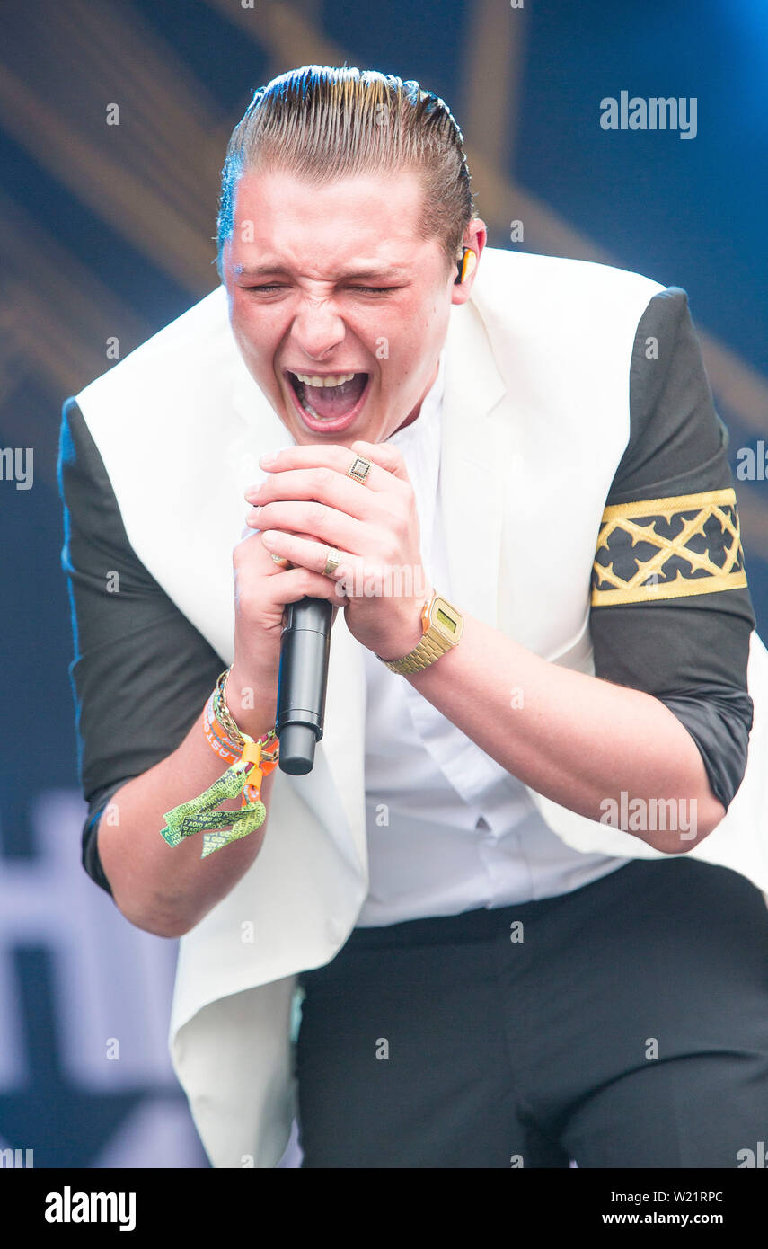 John Newman führt auf der anderen Bühne am Freitag von Glastonbury Festival. Stockfoto