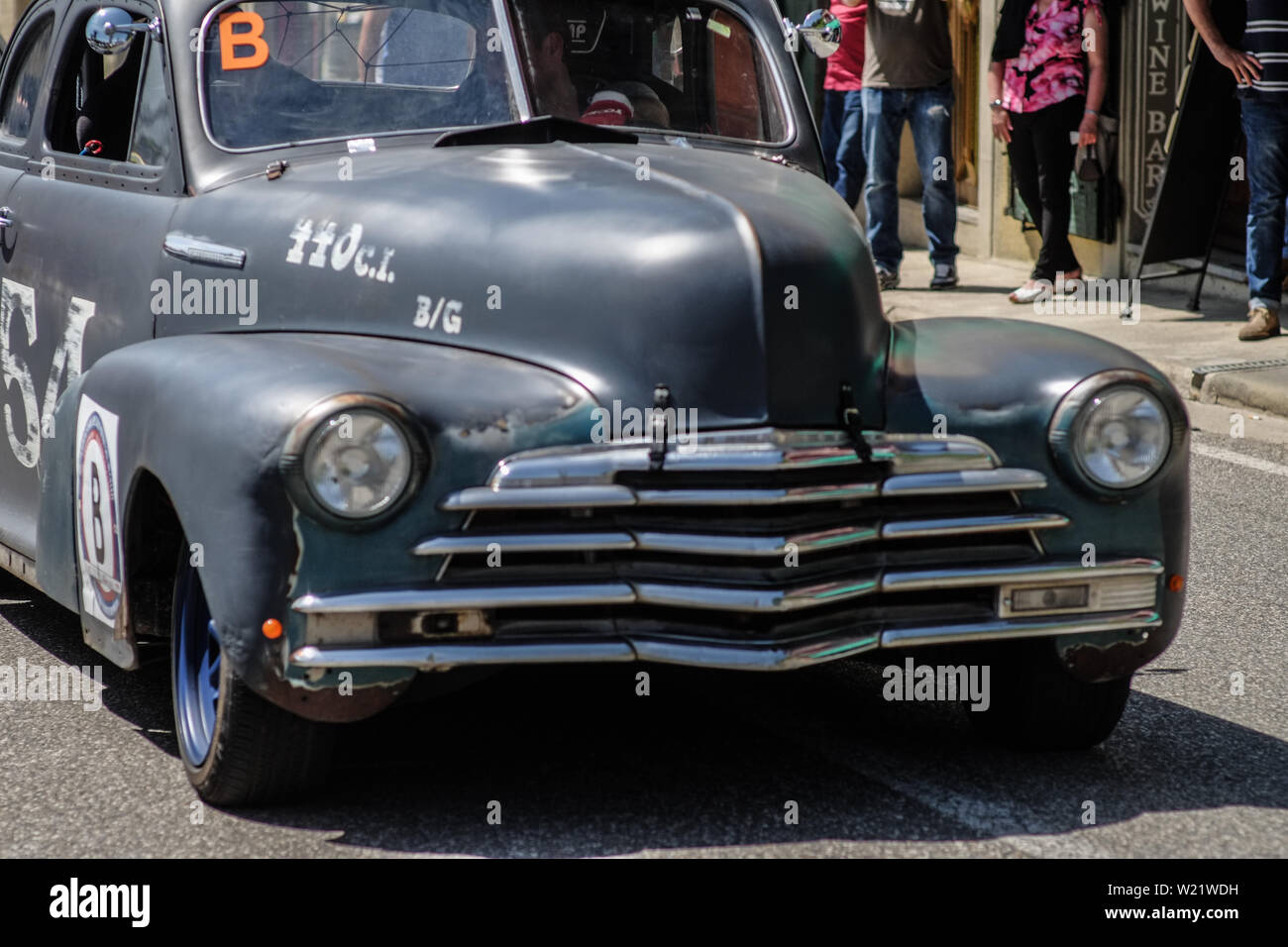 19. jahrhundert alten Vintage US Chevrolet Auto konkurriert für die wichtigsten Rennen mit einer Landschaft Landschaft rund um die Strecke. Reggello, Florenz. Toskana Italien Stockfoto
