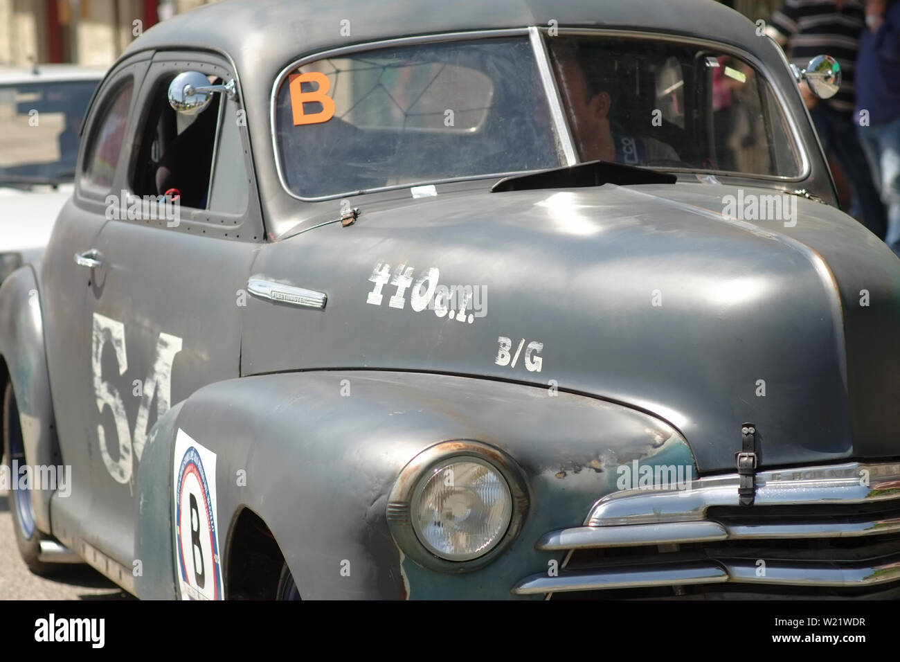 19. jahrhundert alten Vintage US Chevrolet Auto konkurriert für die wichtigsten Rennen mit einer Landschaft Landschaft rund um die Strecke. Reggello, Florenz. Toskana Italien Stockfoto