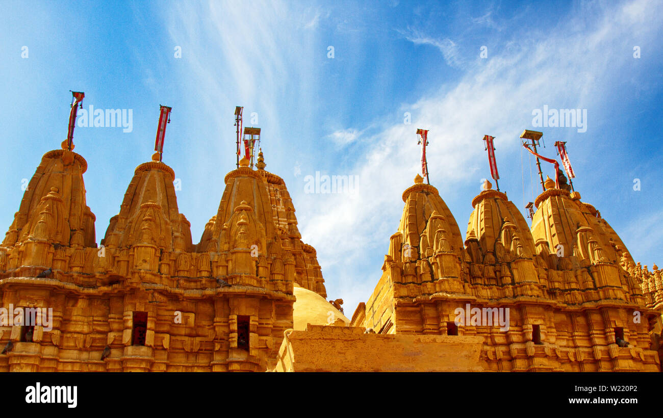 Jaisalmer, Indien. Acient Jain Tempel. Jainismus ist eine humane Religion, die den Schaden einer Kreatur verbietet. Ahimsa - Gewaltlosigkeit. Shree Chandraprabhswami Ji Stockfoto