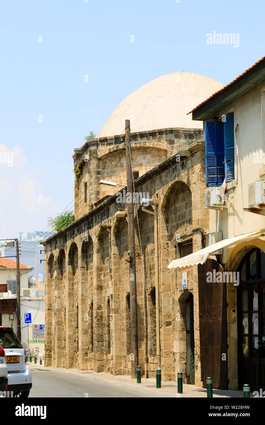 Die alte Moschee der Evkaf Dairesi Bekir Pasa su Idaresi, Larnaca, Zypern. Juni 2019 Stockfoto