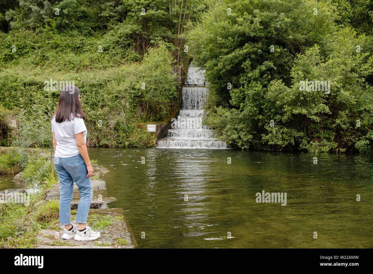Póvoa de Lanhoso, Fluss Strand von Rola Rio Ave Stockfoto