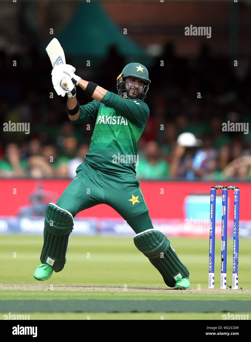 Pakistans Imad Wasim während der ICC Cricket World Cup group Phase Match auf Lord's, London. Stockfoto