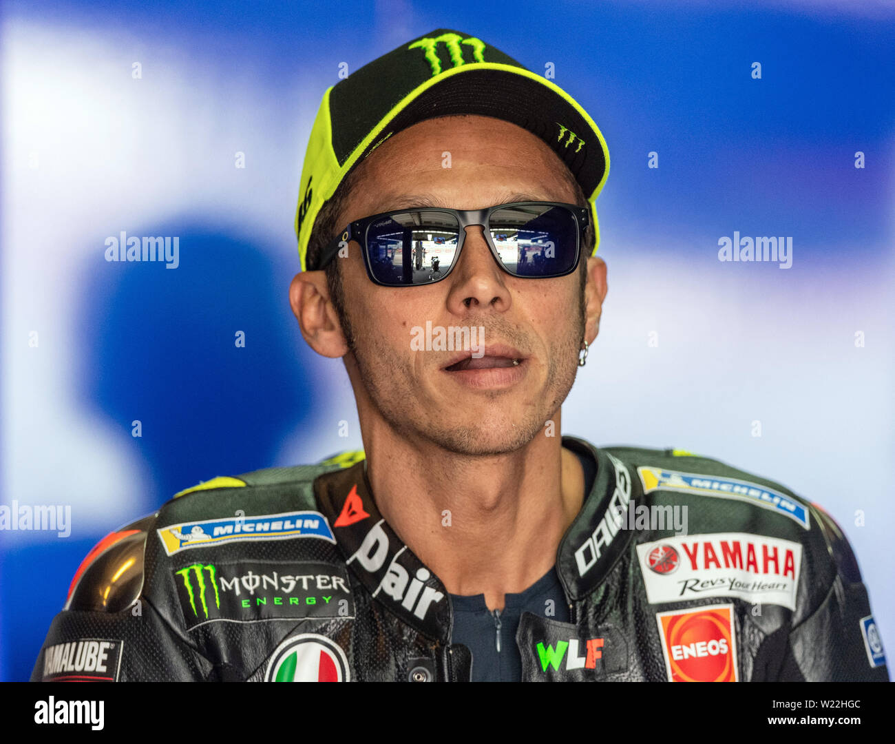 05 Juli 2019, Sachsen, Hohenstein-Ernstthal: Motorsport/Motorrad Grand Prix von Deutschland, 2. Freies Training MotoGP am Sachsenring: Rider Valentino Rossi (Italien, Monster Energy Yamaha MotoGP Team) kommt in seine Gruben. Foto: Robert Michael/dpa-Zentralbild/ZB Stockfoto