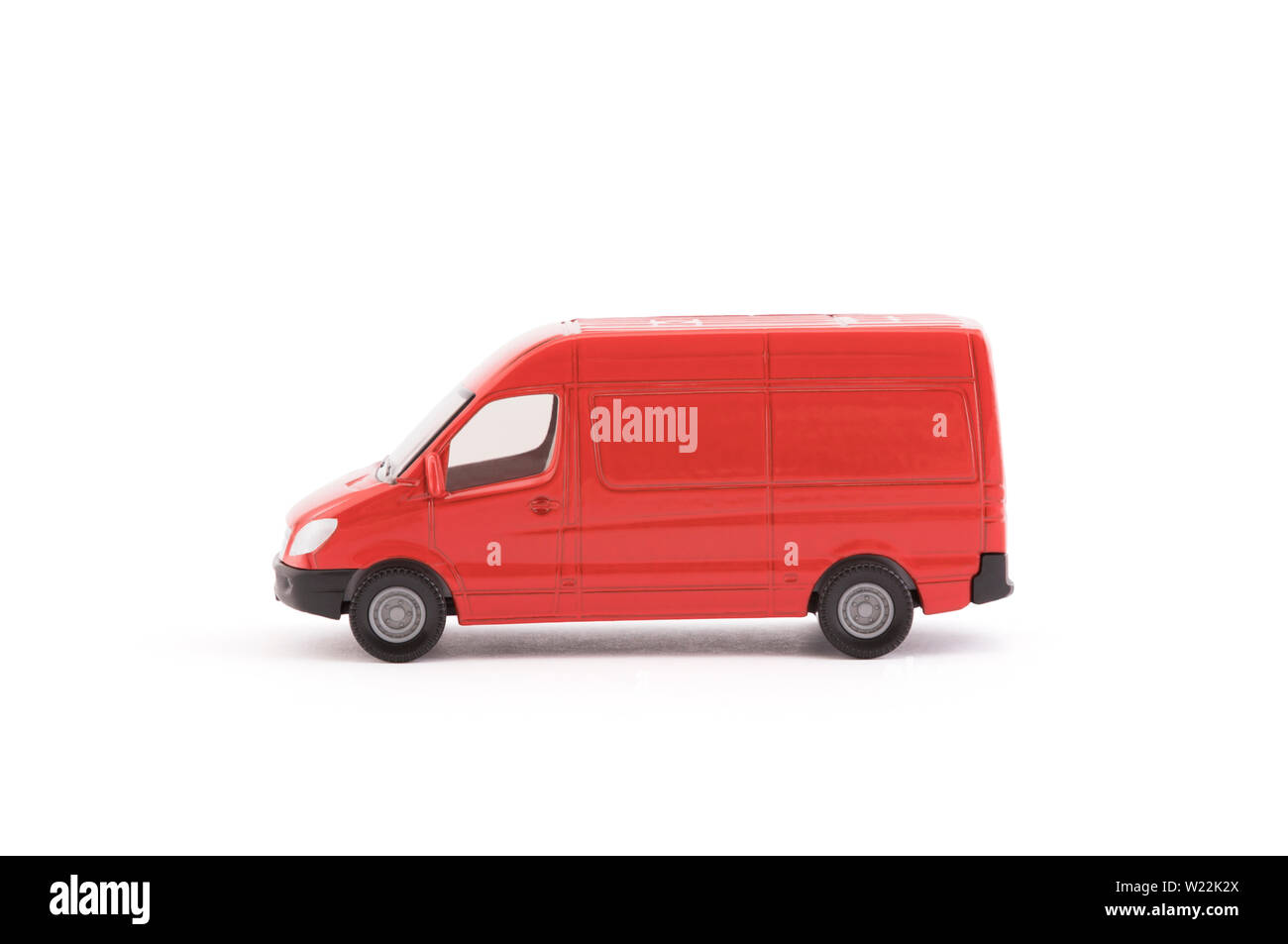 Transport rot van Auto auf weißem Hintergrund Stockfoto