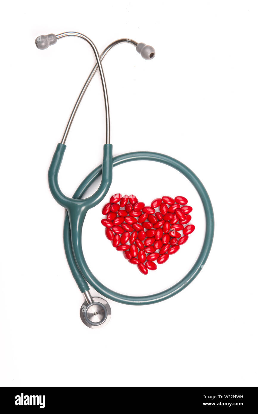 Stethoskop in der Form eines Herzens Stockfoto