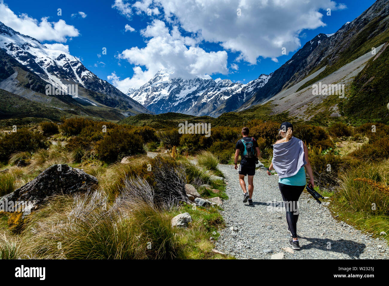 Wanderer auf dem Hooker Valley Track, Aoraki/Mt Cook National Park, South Island, Neuseeland Stockfoto