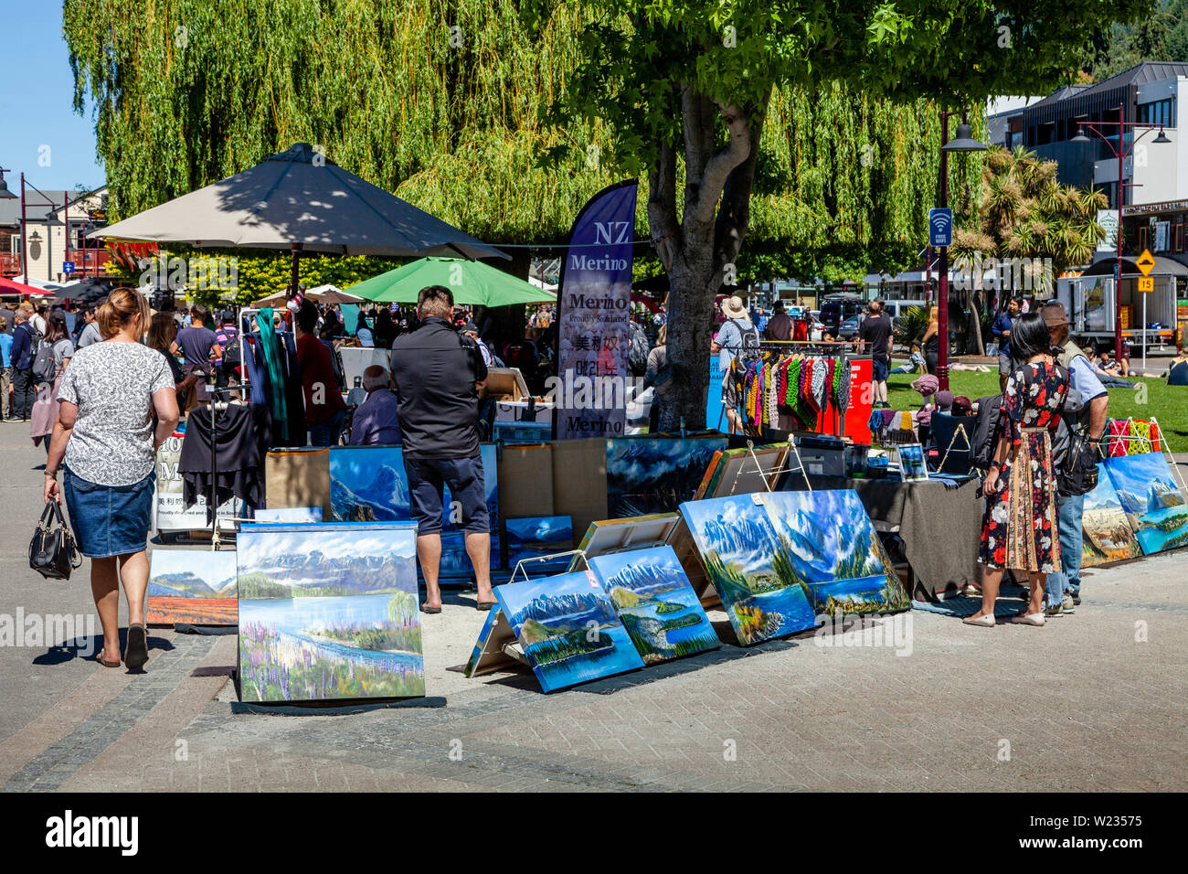 Die wöchentlichen "Kreative Queenstown Kunst und Kunsthandwerk Markt", Queenstown, Otago, Südinsel, Neuseeland Stockfoto