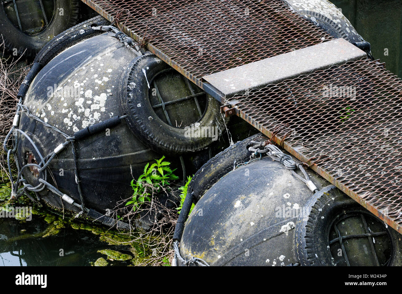 Bojen, Gennevilliers Hafen, Hauts-de-Seine, Île-de-France, Frankreich Stockfoto