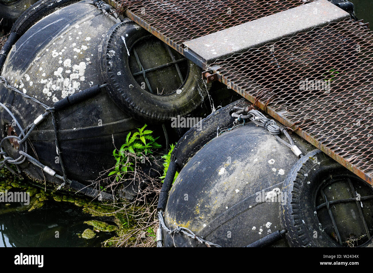 Bojen, Gennevilliers Hafen, Hauts-de-Seine, Île-de-France, Frankreich Stockfoto