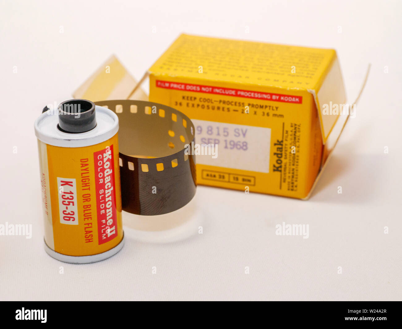 Kodak Kodachrome II 35mm-Patrone, im September 1968 abgelaufen. Stockfoto