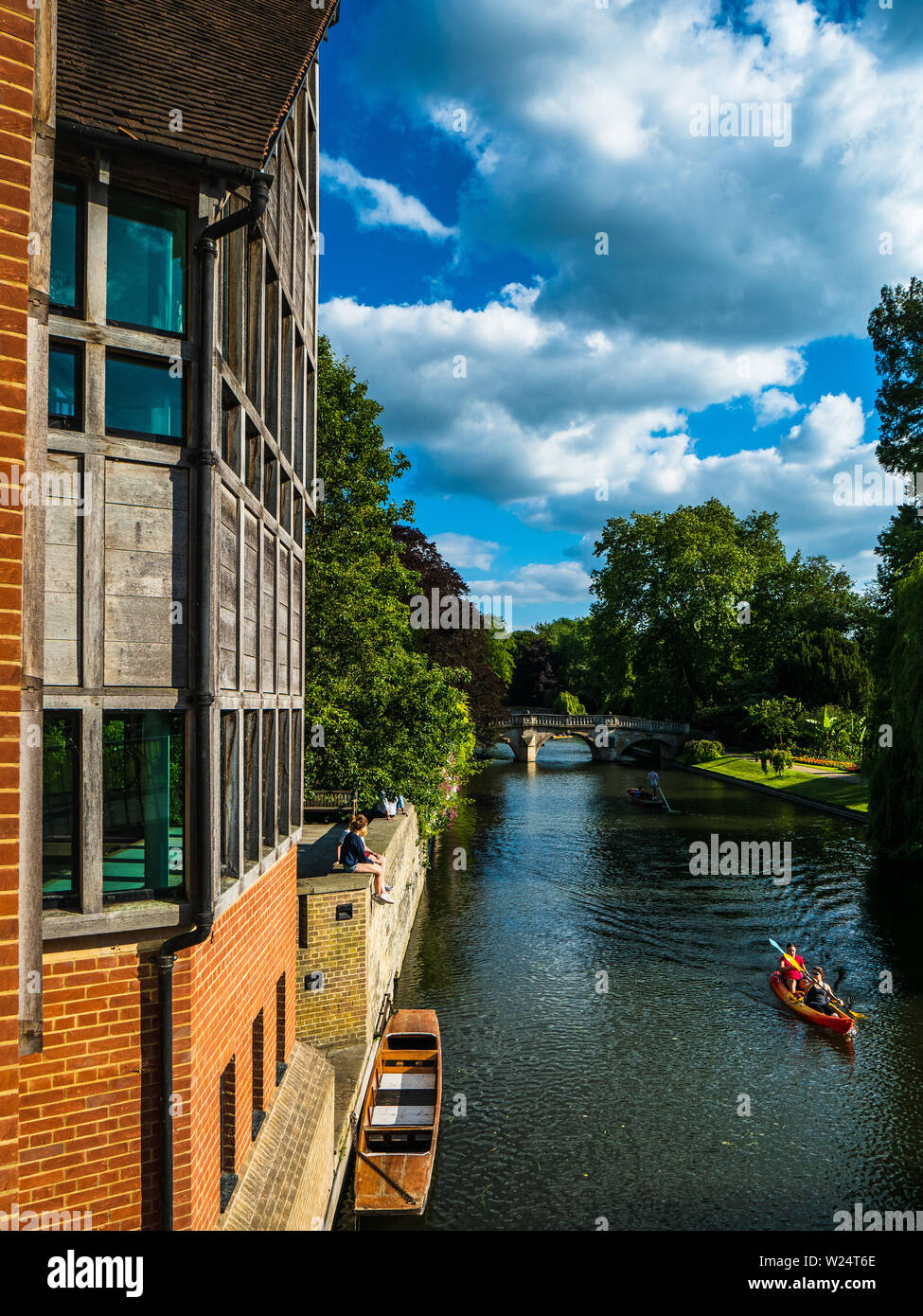 Cambridge - Kanu oder Kajak auf dem Fluss Cam im Zentrum von Cambridge Stockfoto