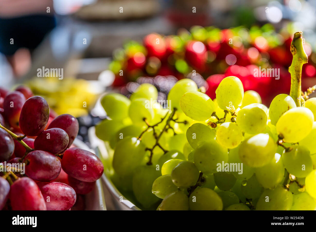 Natürliche Glucose-reiche nahrhafte biologisch angebauten Trauben mit einem hohen Gehalt an Vitaminen, Antioxidantien, Glukose und anderen Substanzen, die für den Körper sind Stockfoto