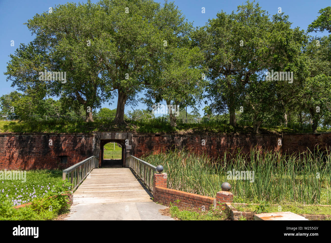 Buras, Louisiana - Der Eingang zum Fort Jackson. Das Fort wurde nach dem Krieg von 1812 als Verteidigung für New Orleans gebaut. Es ist auf der Mississip entfernt Stockfoto