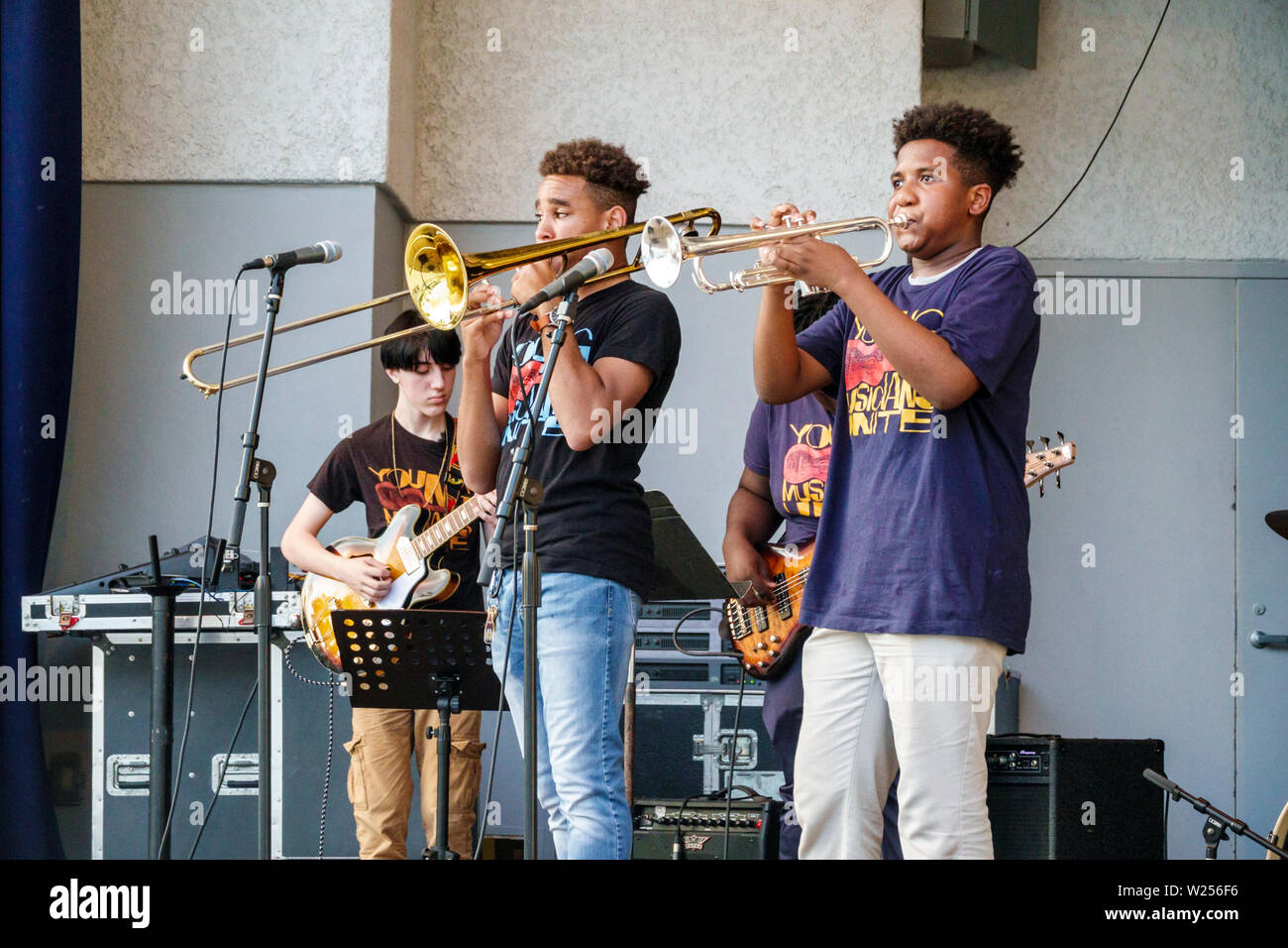 Miami Beach Florida,North Beach Bandshell,Bühne,Studenten Schüler Schüler,Teenager Teenager Teenager Teenager Jugendliche Jugendliche Jugendliche Jugendliche Jugendliche Jugendliche Jugendliche Jugendliche,Schwarze B Stockfoto