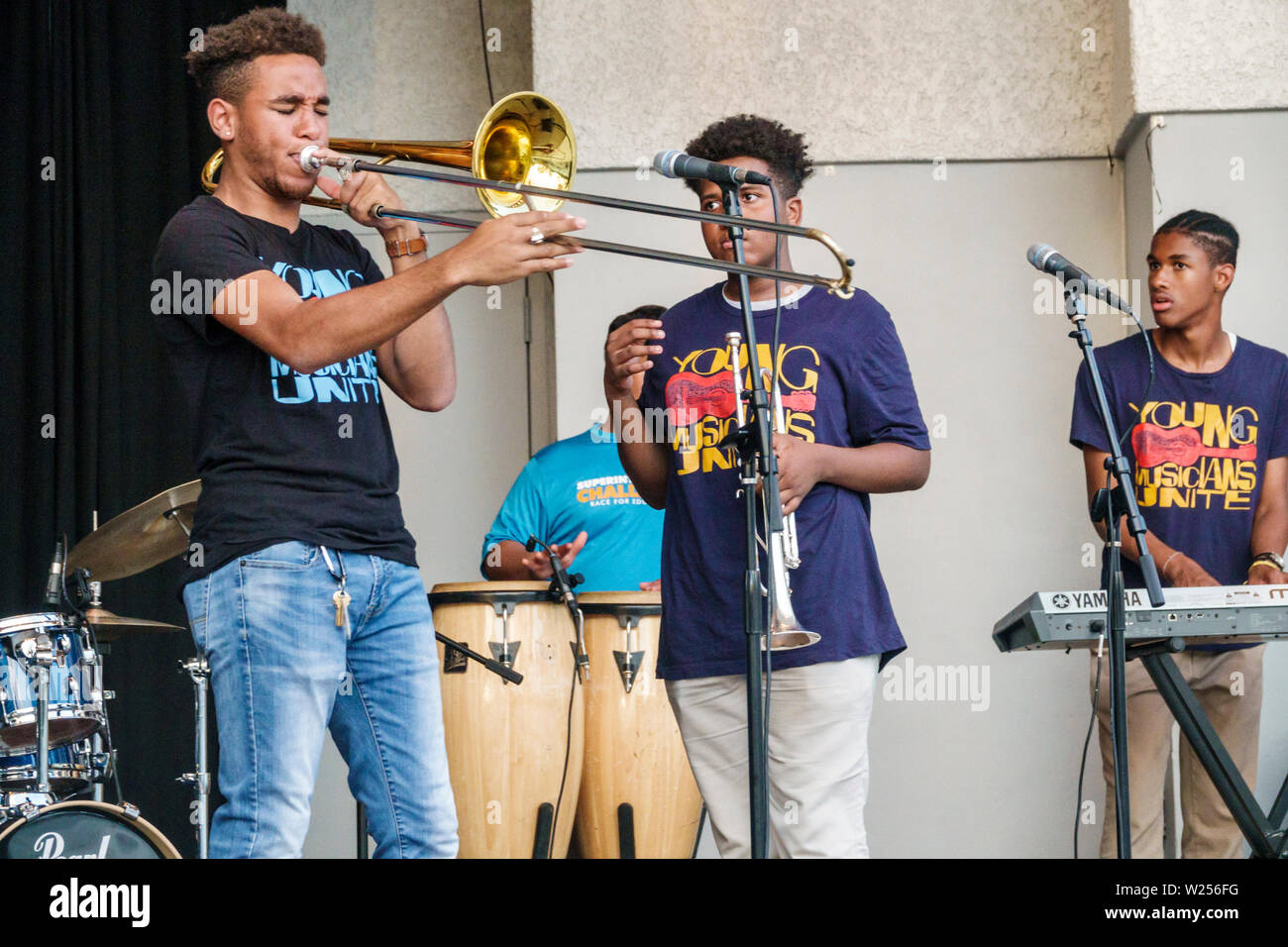 Miami Beach Florida,North Beach Bandshell,Bühne,Studenten Schüler Schüler,Teenager Teenager Teenager Teenager Jugendliche Jugendliche Jugendliche Jugendliche Jugendliche Jugendliche Jugendliche Jugendliche,Schwarze B Stockfoto
