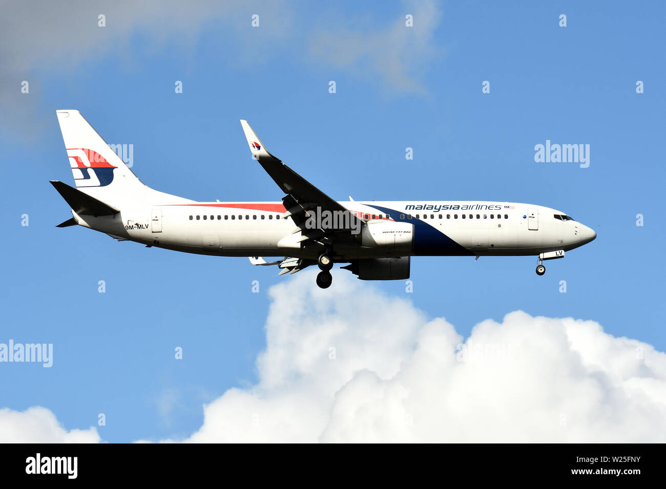 Boeing 737-800 9M-MXC von Malaysian Airlines, Ansatz von Perth Flughafen. Stockfoto