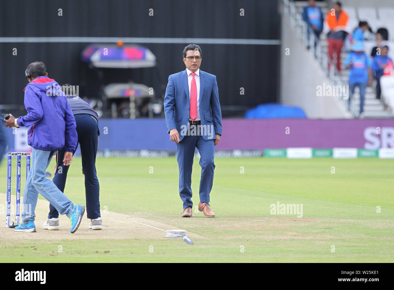 Leeds, Großbritannien. 6. Juli, 2019. Ehemaliger Indien cricketer jetzt TV-Kommentator Sanjay Manjrekar während der ICC Cricket World Cup 2019 Übereinstimmung zwischen Indien und Sri Lanka im Emerald Headingley Leeds am Samstag, den 6. Juli 2019. (Credit: Mark Fletcher | MI Nachrichten) Credit: MI Nachrichten & Sport/Alamy leben Nachrichten Stockfoto