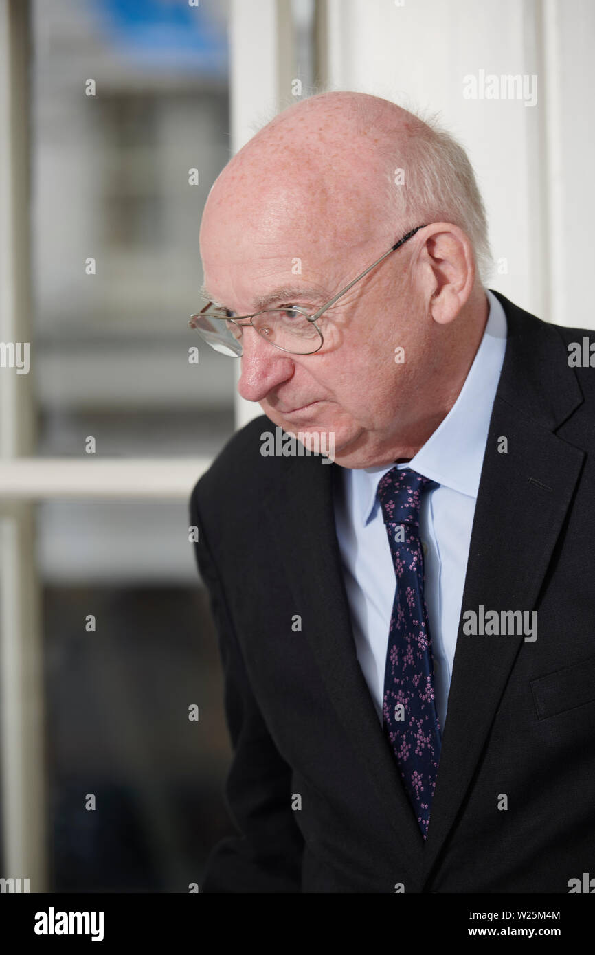 Sir Tim Waterstone in den Oldie literarische Mittagessen; 02/07/19. Stockfoto