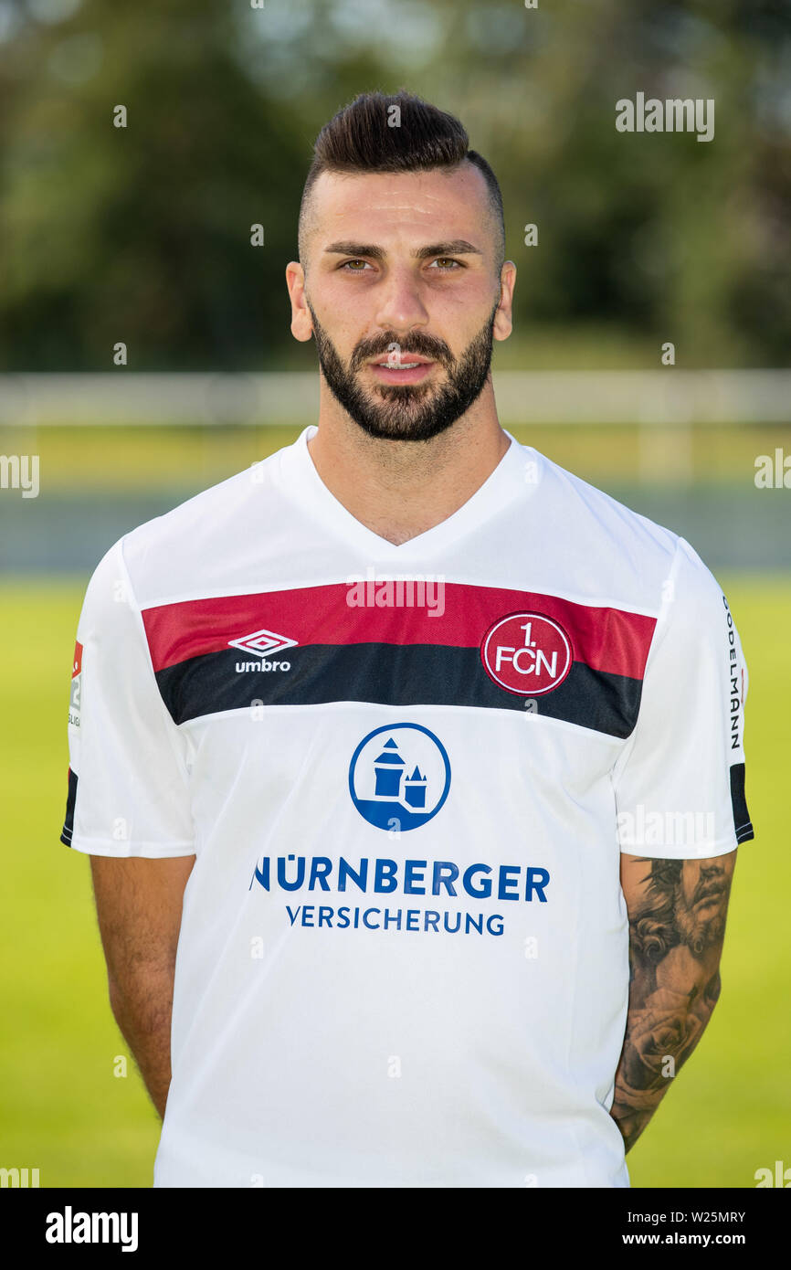 Nürnberg, Deutschland. 04. Juli, 2019. Fussball: 2. Bundesliga 1. FC Nürnberg Foto Session für die Saison 2019/20 am Valznerweiher. Mikael Ishak. Credit: Daniel Karmann/dpa/Alamy leben Nachrichten Stockfoto