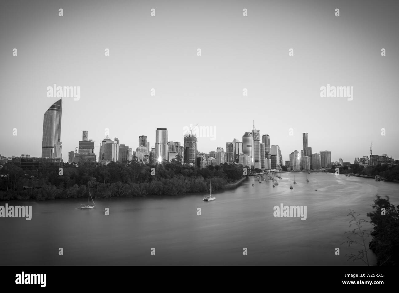 Ein Blick auf Brisbane City vom Kangaroo Point Cliffs. Brisbane ist die Hauptstadt von Queensland, Australien. Stockfoto