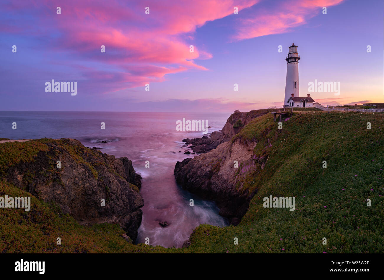 Pigeon Point Lighthouse bei Sonnenuntergang Stockfoto
