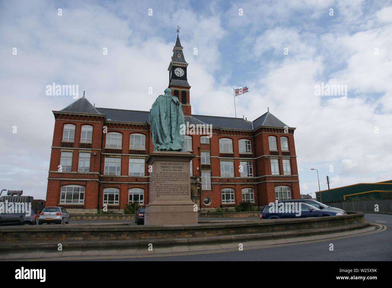 Statue von Prinz Albert, Grimsby Dock Büros Stockfoto