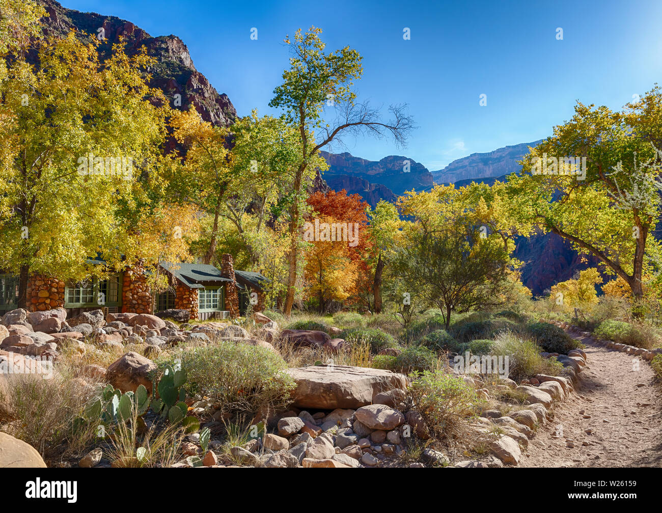 Die Phantom Ranch ist eine touristische Destination, die in der Nähe des Colorado River am unteren Rand des Grand Canyon liegt. Stockfoto