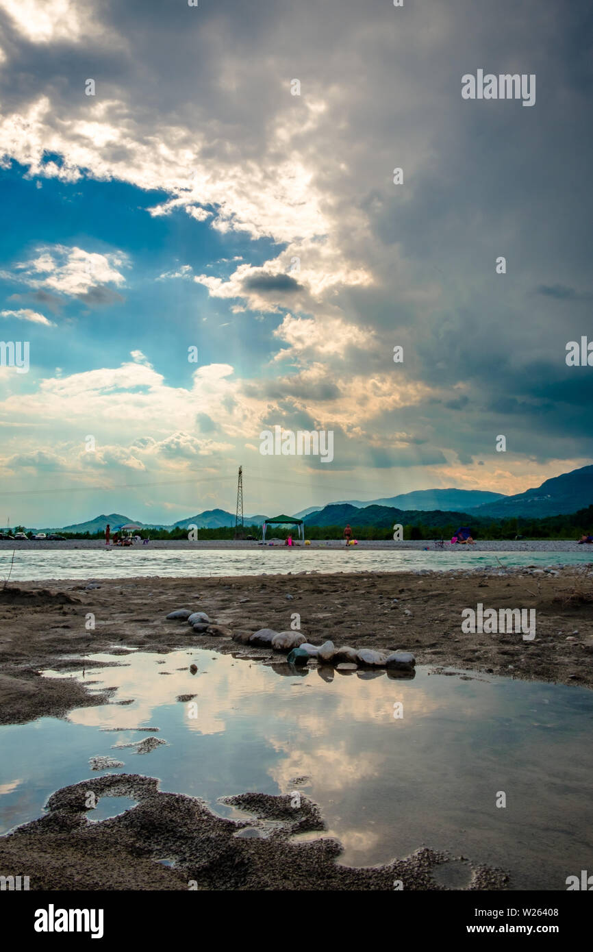 Sturm über Tagliamento in Friuli Venezia-Giulia Region, Italien Stockfoto